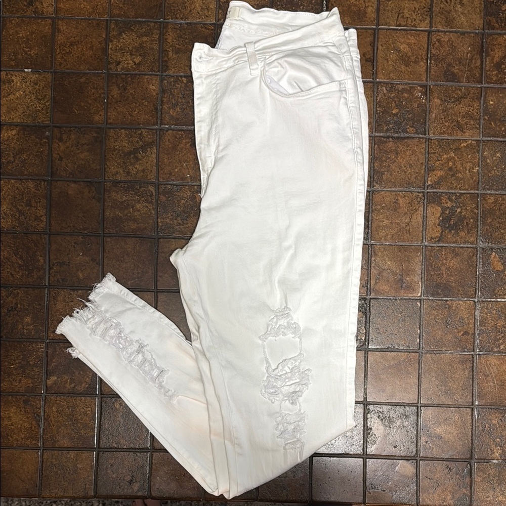 Vibrant White Distressed Denim Pants SUPER STRETCH - 2XL